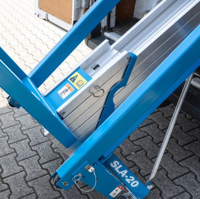 Genie Superlift Advantage SLA-20 Material Lift Winch Stacker