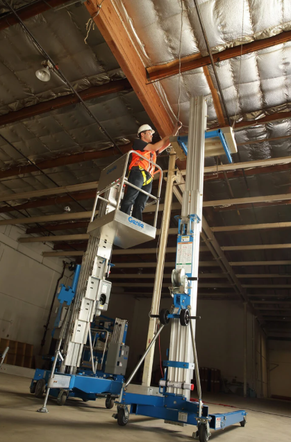 Genie Superlift Advantage SLA-15 Material Lift Winch Stacker - Straddle Base