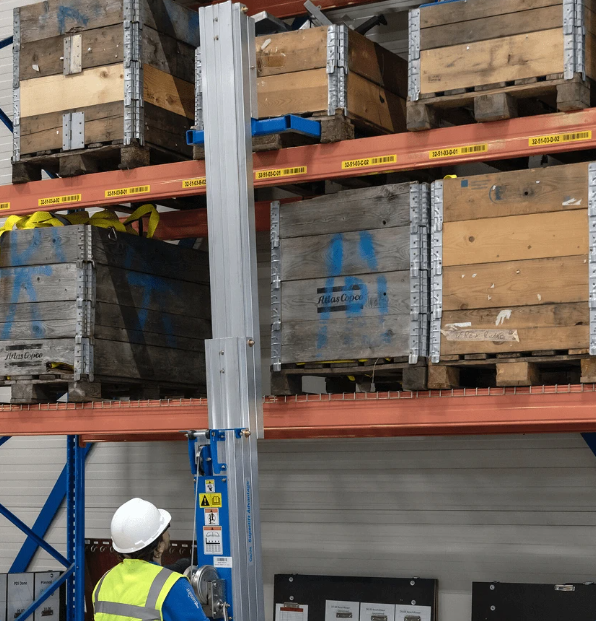 Genie Superlift Advantage SLA-15 Material Lift Winch Stacker - Straddle Base