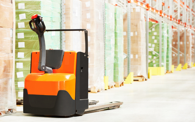 8 ELECTRIC PALLET TRUCKS YOU SHOULD KNOW (AND WHICH ONE FITS YOUR WAREHOUSE BEST)
