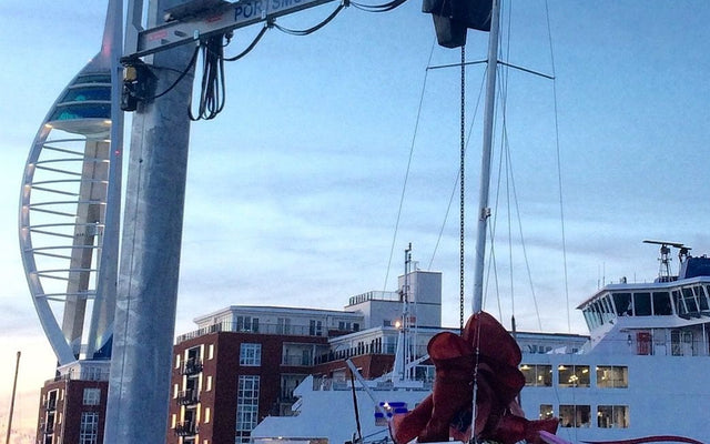 LES INSTALL COASTAL JIB CRANE FOR PORTSMOUTH SAILING CLUB