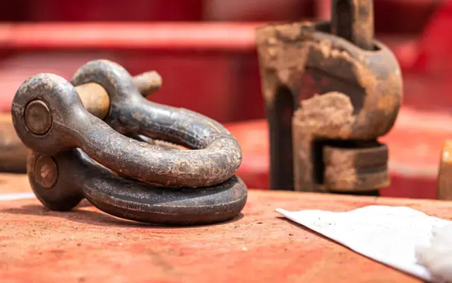 TYPES OF SHACKLES & THEIR INDUSTRIAL APPLICATIONS LES - Lifting Equipment Store®