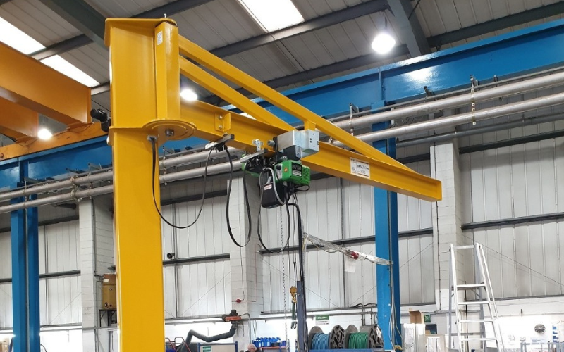 CREATING A SAFER, SMARTER WORKPLACE: THE STRATEGIC ROLE OF JIB CRANES IN MATERIAL HANDLING LES - Lifting Equipment Store®