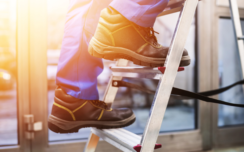 FALLS FROM HEIGHT: WHAT UK STATISTICS TELL US ABOUT HOME & WORKPLACE SAFETY LES - Lifting Equipment Store®