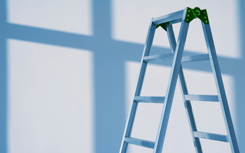 The Complete Guide to Choosing & Using the Right Step Ladder | LES