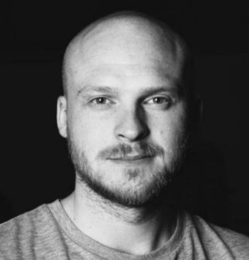LES SIGNS TOM GILL AS DIGITAL MARKETING MANAGER LES - Lifting Equipment Store®