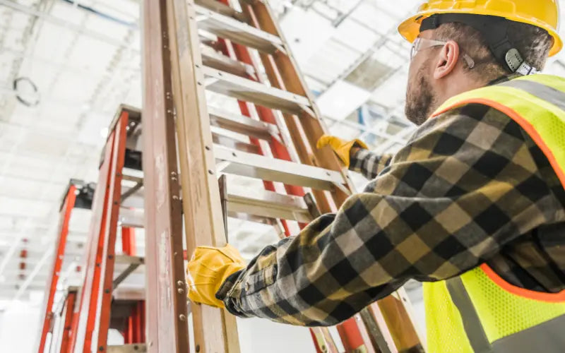 WORKING AT HEIGHT SAFELY: EQUIPMENT, TRAINING & BEST PRACTICES LES - Lifting Equipment Store®