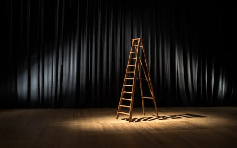 SPOTLIGHT: A BUYER'S GUIDE TO CHOOSING THE RIGHT LADDER MATERIAL LES - Lifting Equipment Store®