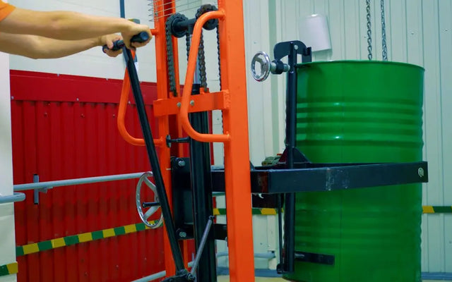 TYPES OF MATERIAL HANDLING EQUIPMENT & THEIR USES LES - Lifting Equipment Store®