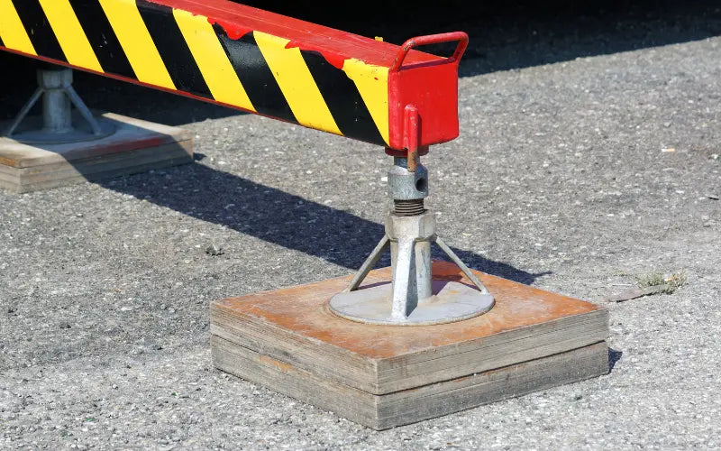 OUTRIGGER PADS: THE HIDDEN ENGINEERING OF CRANE STABILITY LES - Lifting Equipment Store®
