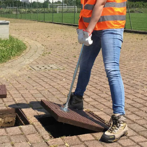 ITALIFTERS XT1 Nano Compact Foldable Magnetic Manhole Cover Lifter ITALIFTERS 
